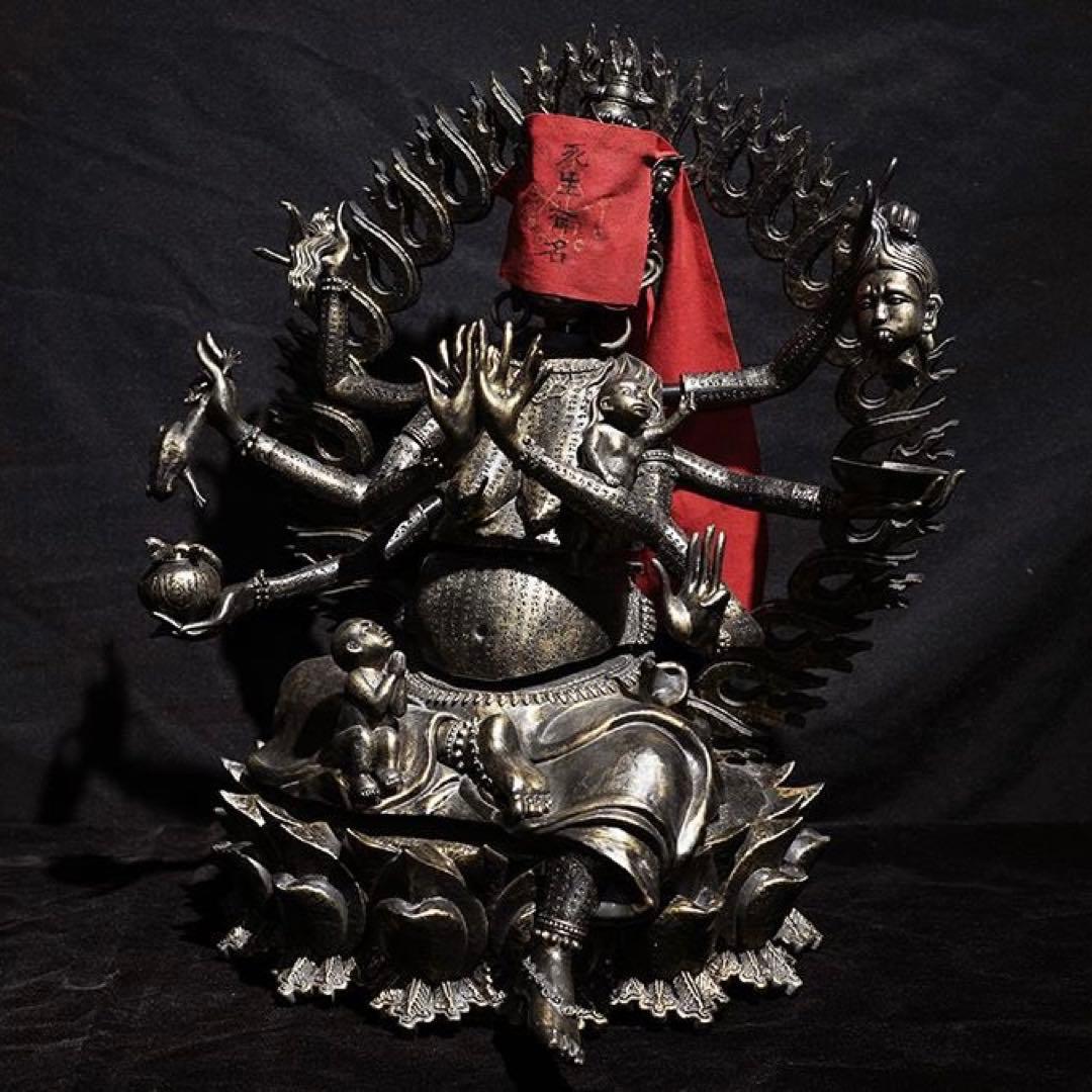 呪詛　大黒仏母 台湾ホラー映画「呪詛」より災いの源流「大黒仏母」のスタチューが豆