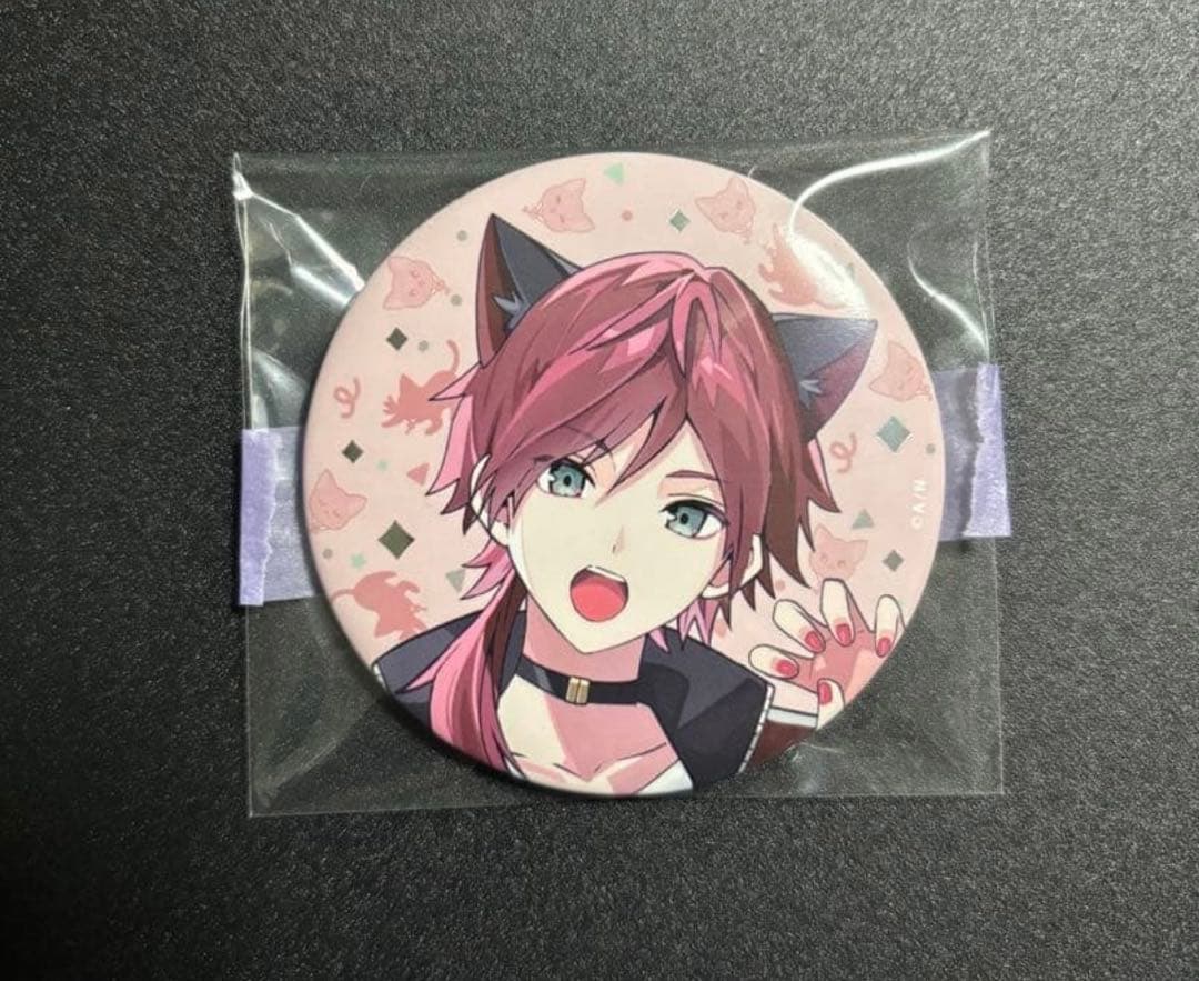 わんにゃん 缶バッジ ローレン・イロアス - メルカリ