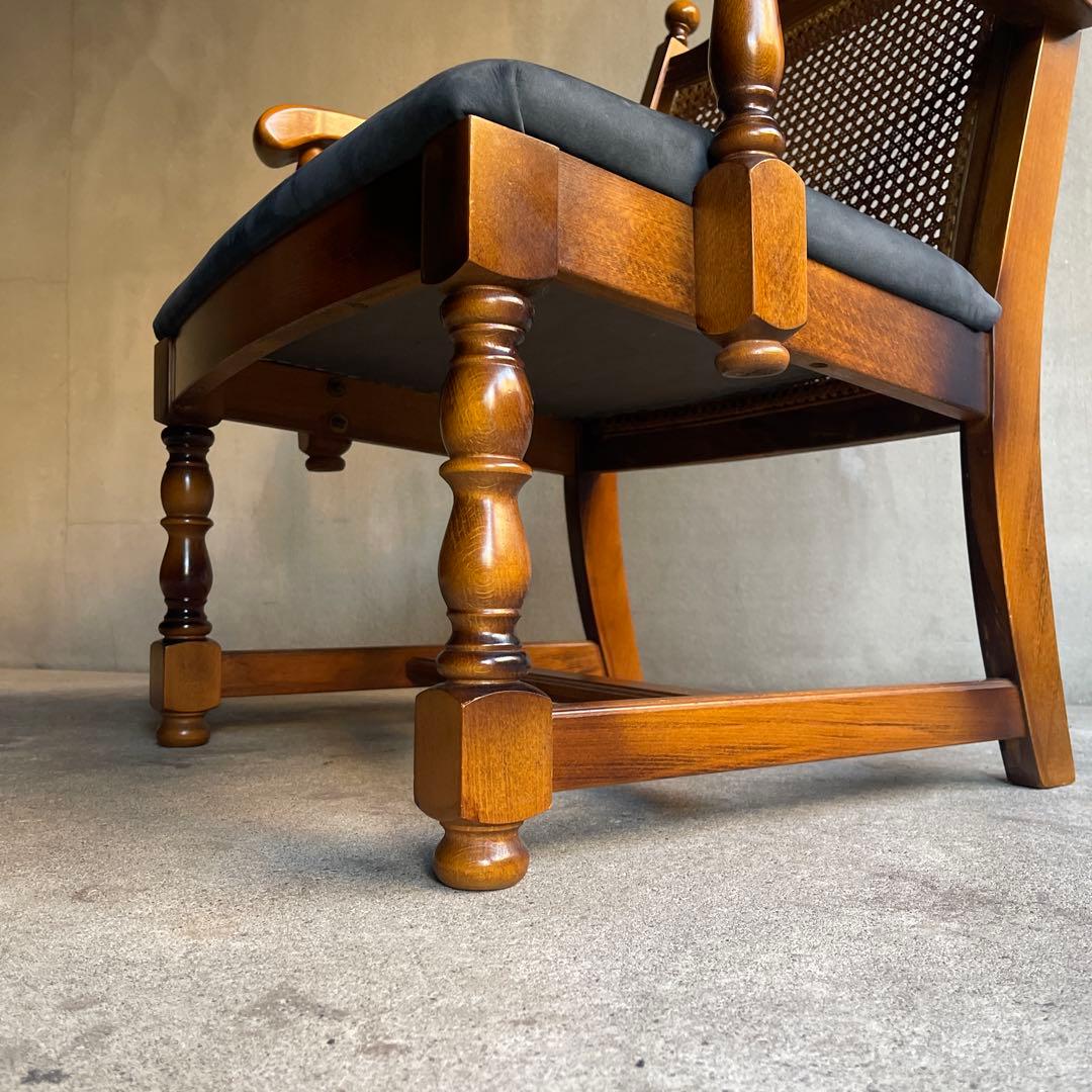 オールドカリモク コロニアルビンテージアームチェア 本革座面張り替え