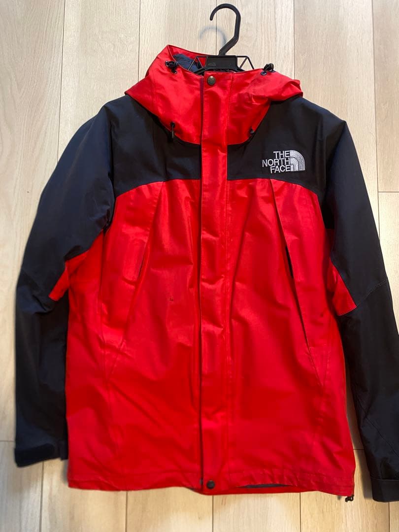 な*～様 THE NORTH FACE マウンテンパーカー 赤/黒 THE NORTH FACE（ザノースフェイス）の「ザ・ノース・フェイス メンズ