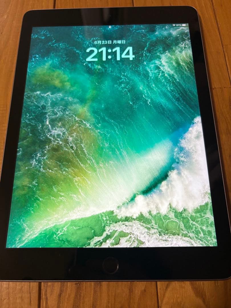中古品 アップル iPad(第5世代) 32GB Wi-Fiモデル iPad iPad5 第5世代 9.7インチ 32GB Wi-Fiモデル シルバー 状態キレイ