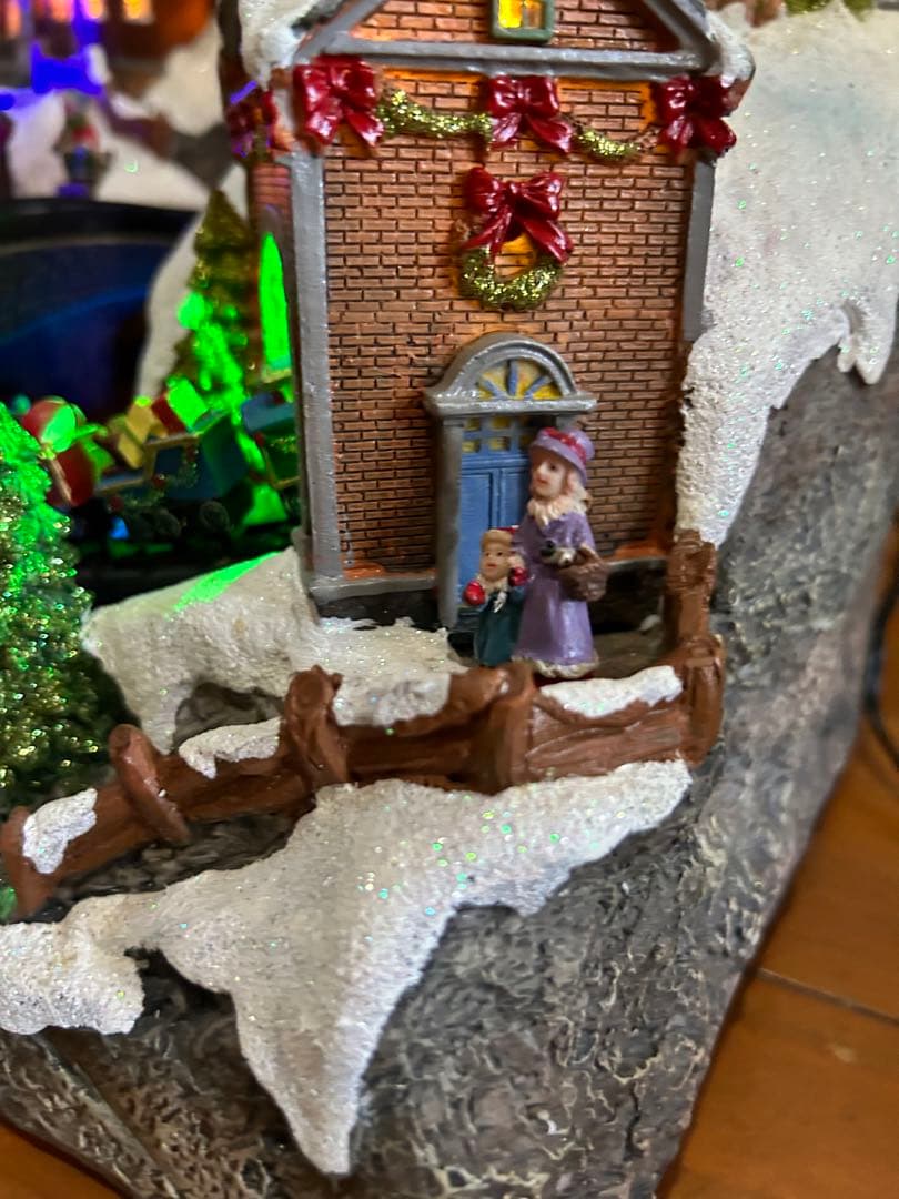 コストコ Animated Village Scene クリスマス オルゴール - メルカリ