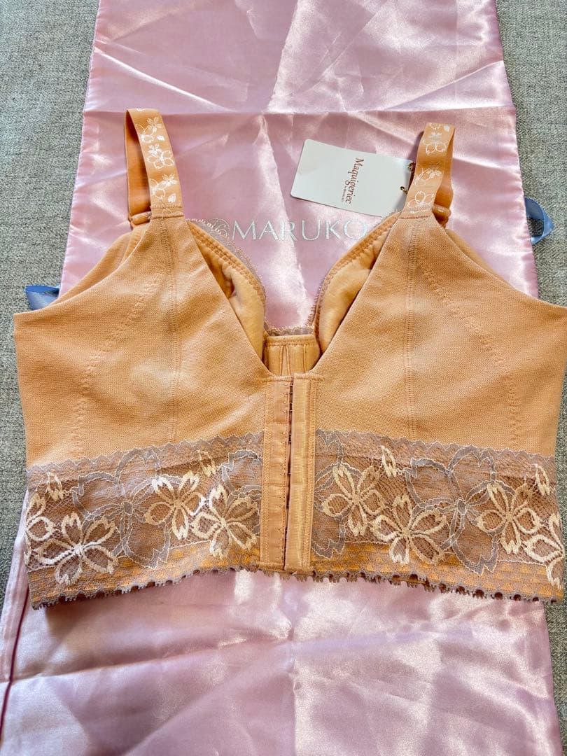 マルコ　D75 サクラ　4/5ブラ　背肉が平らに　美胸　バストを包み込む