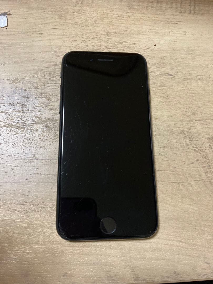 iPhone SE第二世代（ブラック）バッテリー最大容量74% - メルカリ