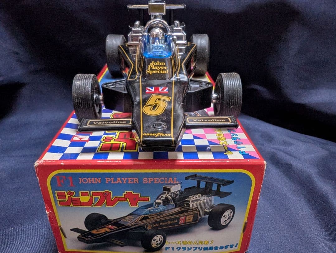 ブリキ自動車 John Player Special プルバックマシーン - メルカリ