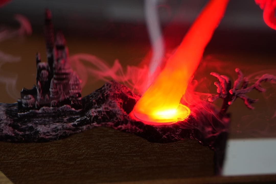 【在庫処分】ドラゴンの息吹 炎の城 レジンランプ 中世ファンタジー 騎士 冒険