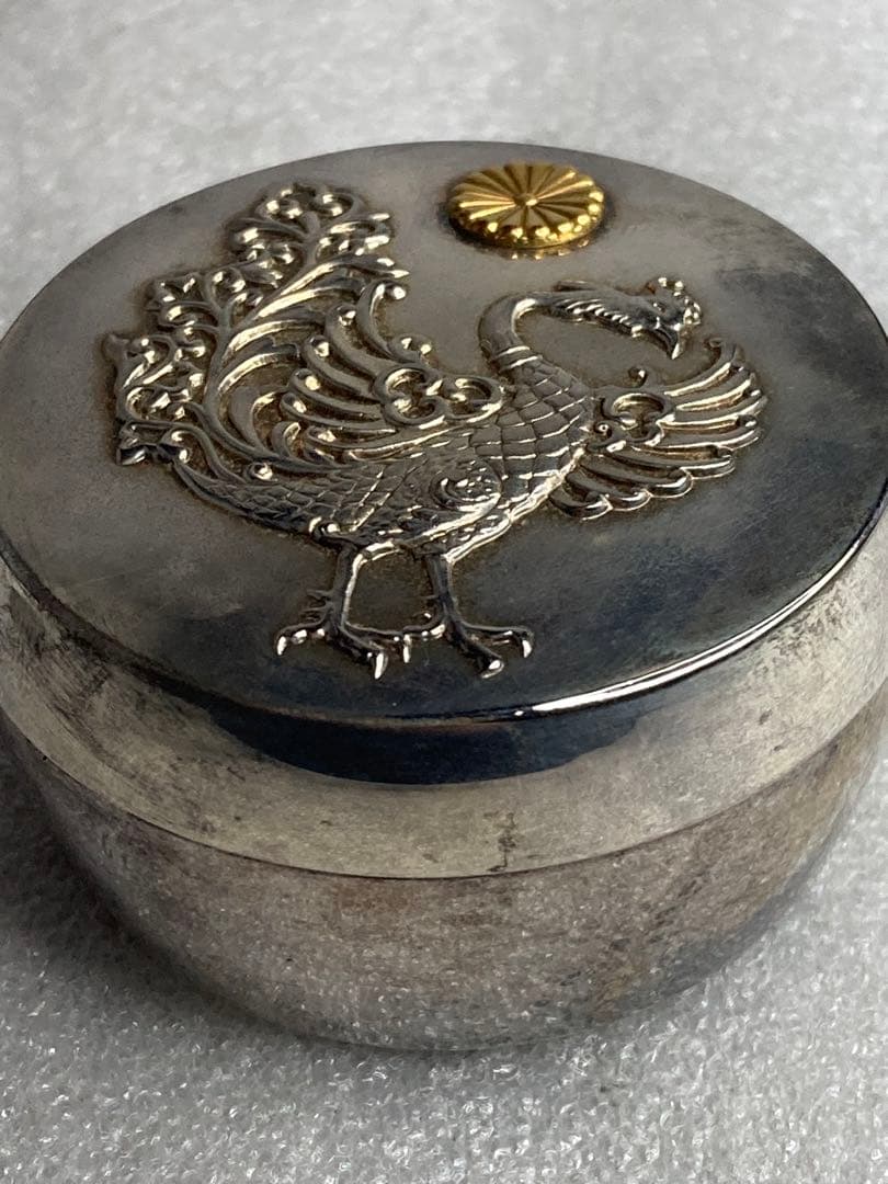 ②希少 天皇家下賜品 銀製 棗形 金象嵌 菊花紋章 鳳凰盛上文 ボンボ