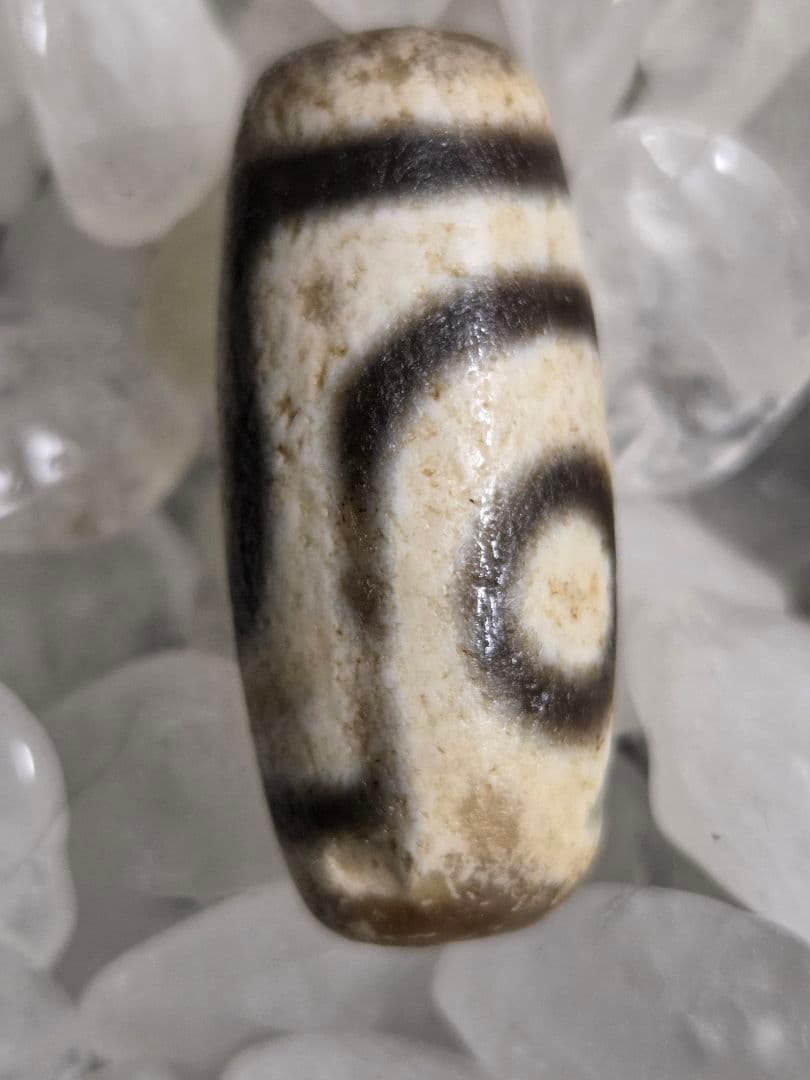 977 天珠 二眼天珠 貴重 珍品 dzibeads ！ - メルカリ