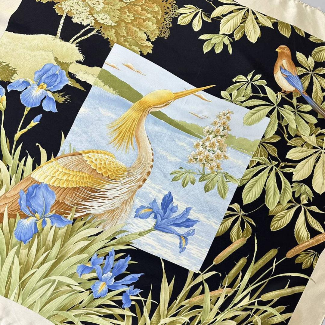 極美品】サルヴァトーレフェラガモ シルク 大判 スカーフ イタリア製