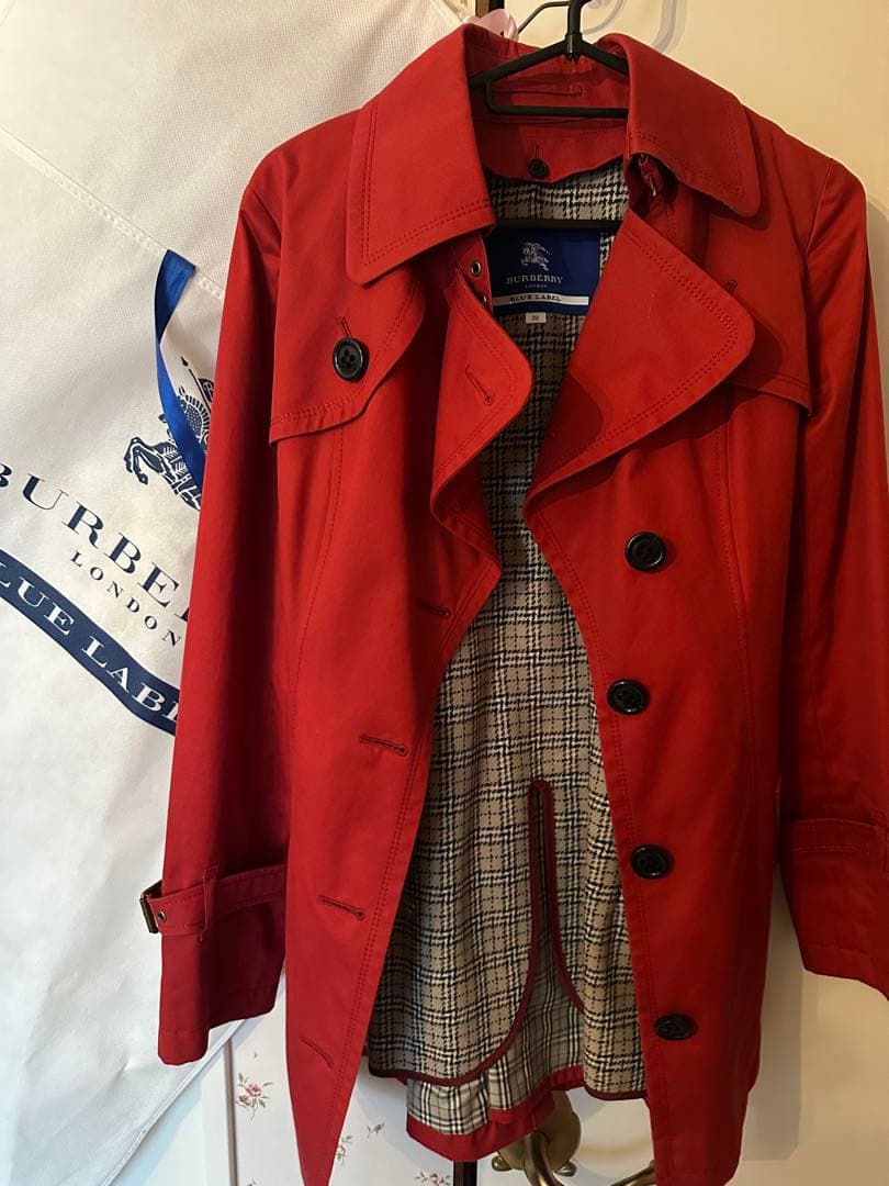 Burberry Blue Label レッド トレンチコート 38 - メルカリ