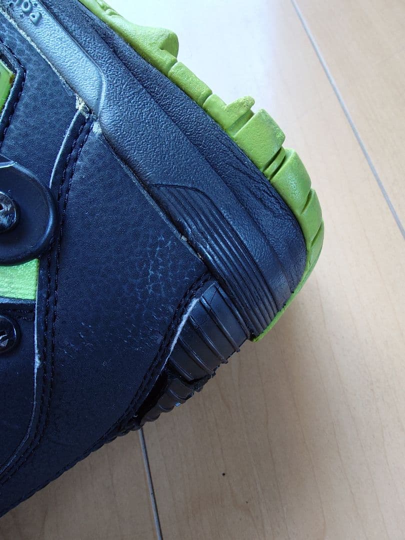 m*a様 中古　剥がれあり　YONEX スノーボードブーツ 24.5cm XTR