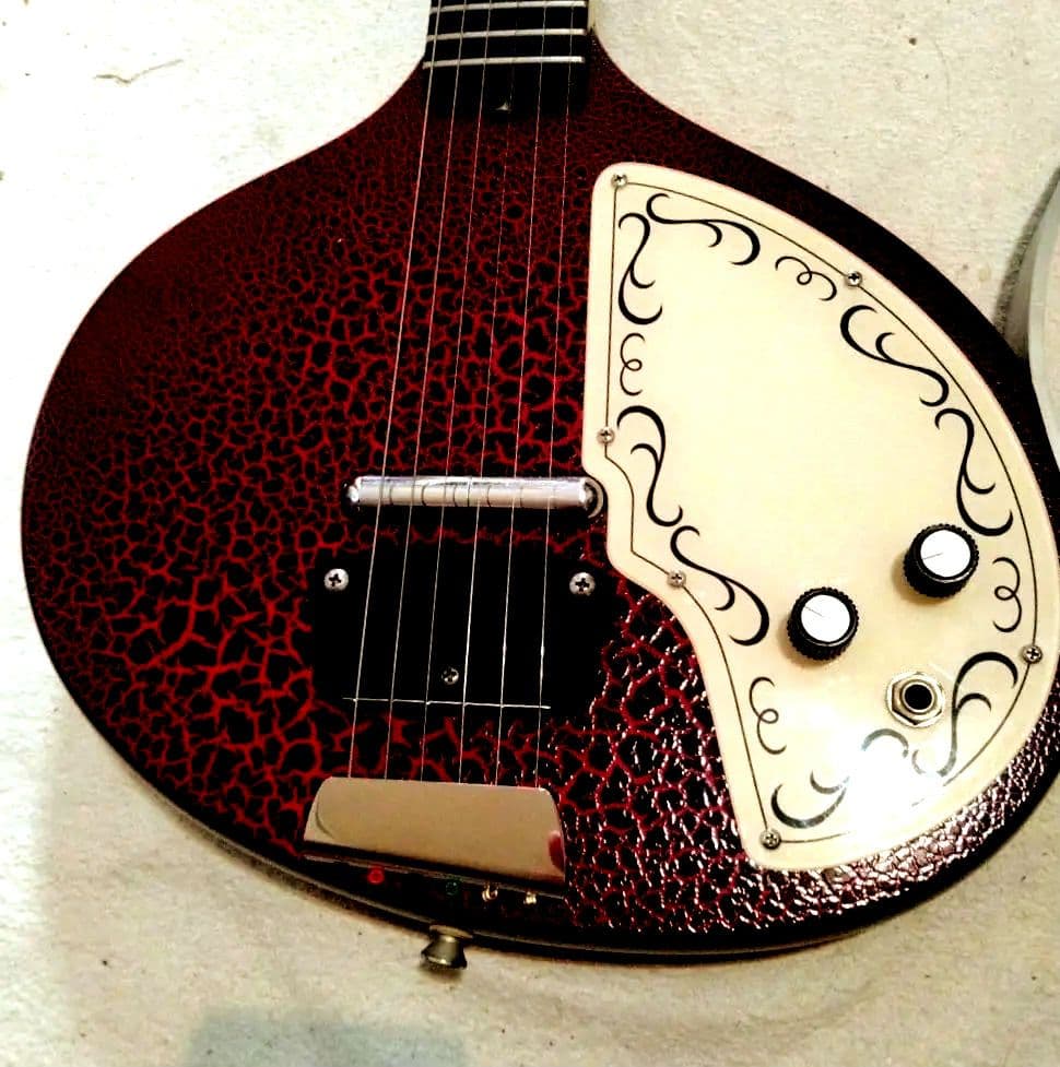 t*u様 ☆ baby Sitar USA エレキギター オリジナル　ベビィ シ Danelectro Baby Sitar - Red Crackle | Sweetwater
