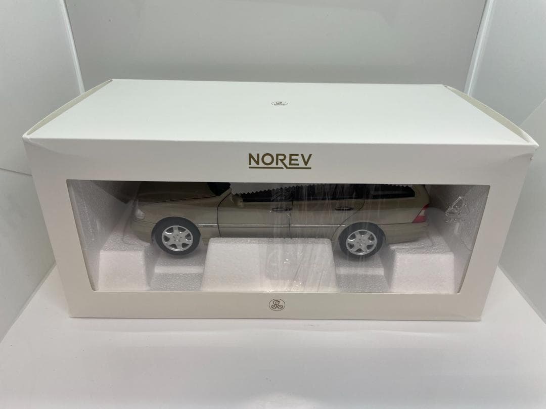 304-037 ノレブ 1/18 ベンツ C-Class T-Model - メルカリ