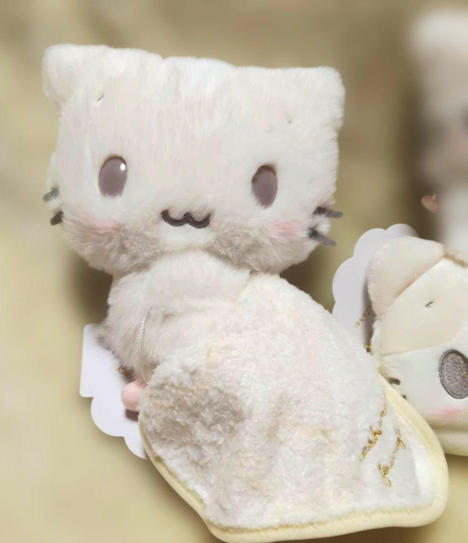 マシュマロみたいなふわふわにゃんこ　ぬいぐるみ　マスコットチャーム　ポーチ　３点