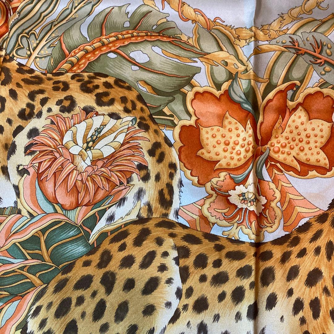 フェラガモ シルクスカーフ ヒョウ - メルカリ