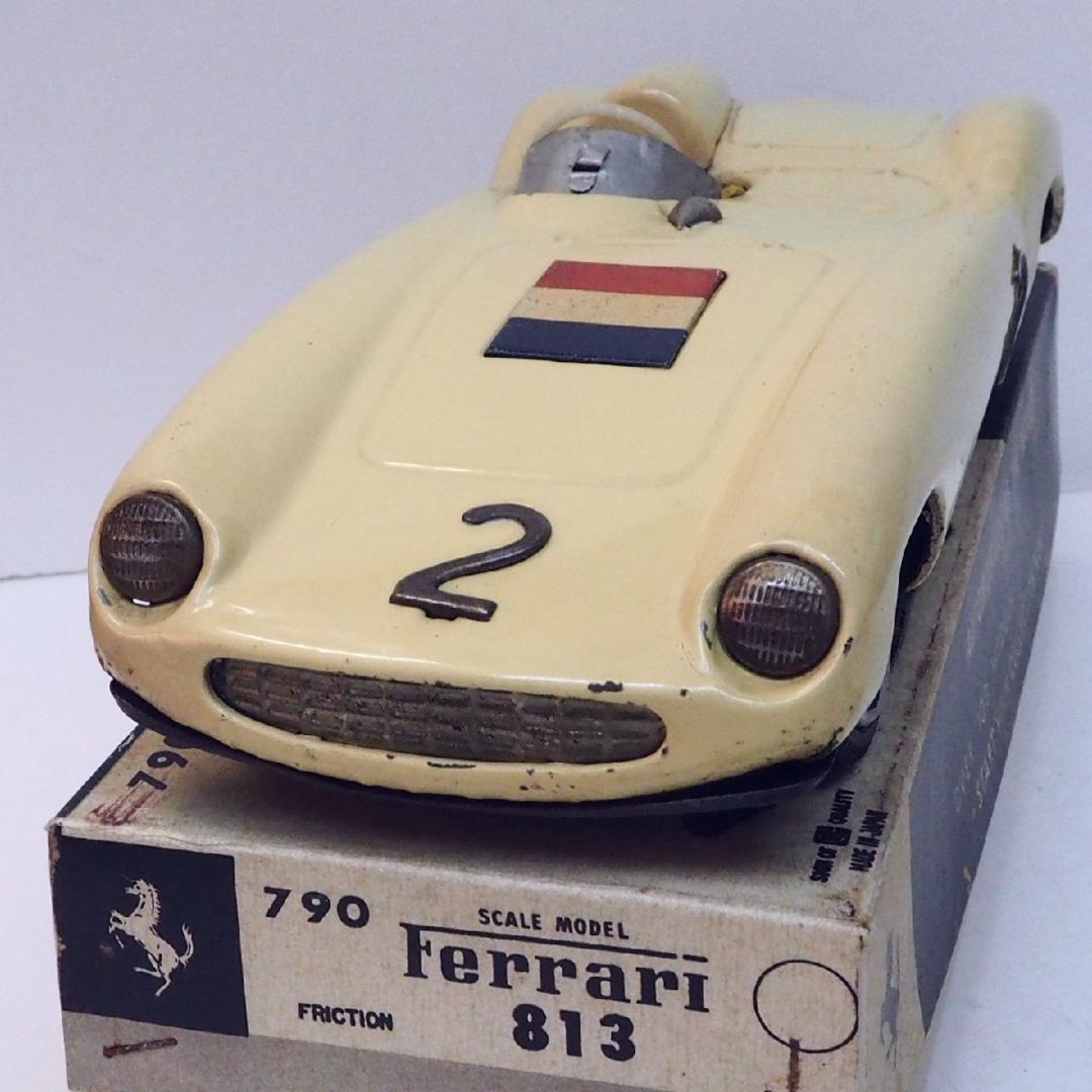 萬代屋【 フェラーリ813 白(窓改造)】ブリキtin toy car箱はコピー