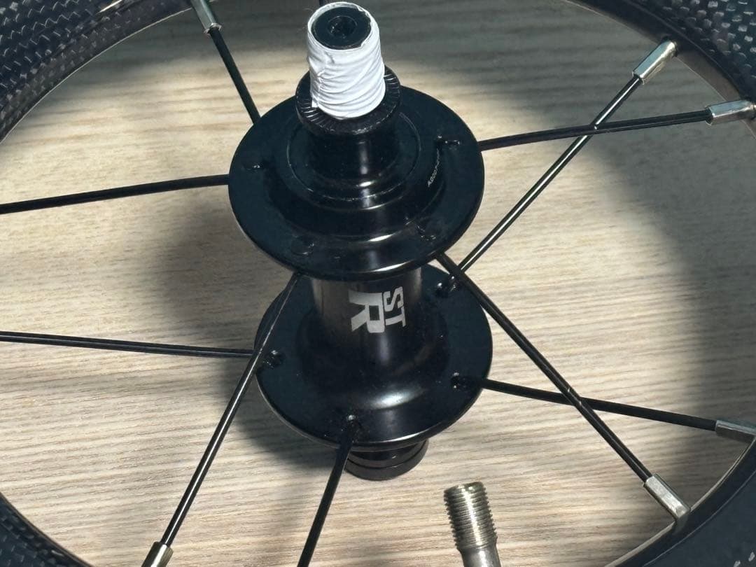 ストライダーst-r 高速ベアリング交換済み 純正カーボンホイール