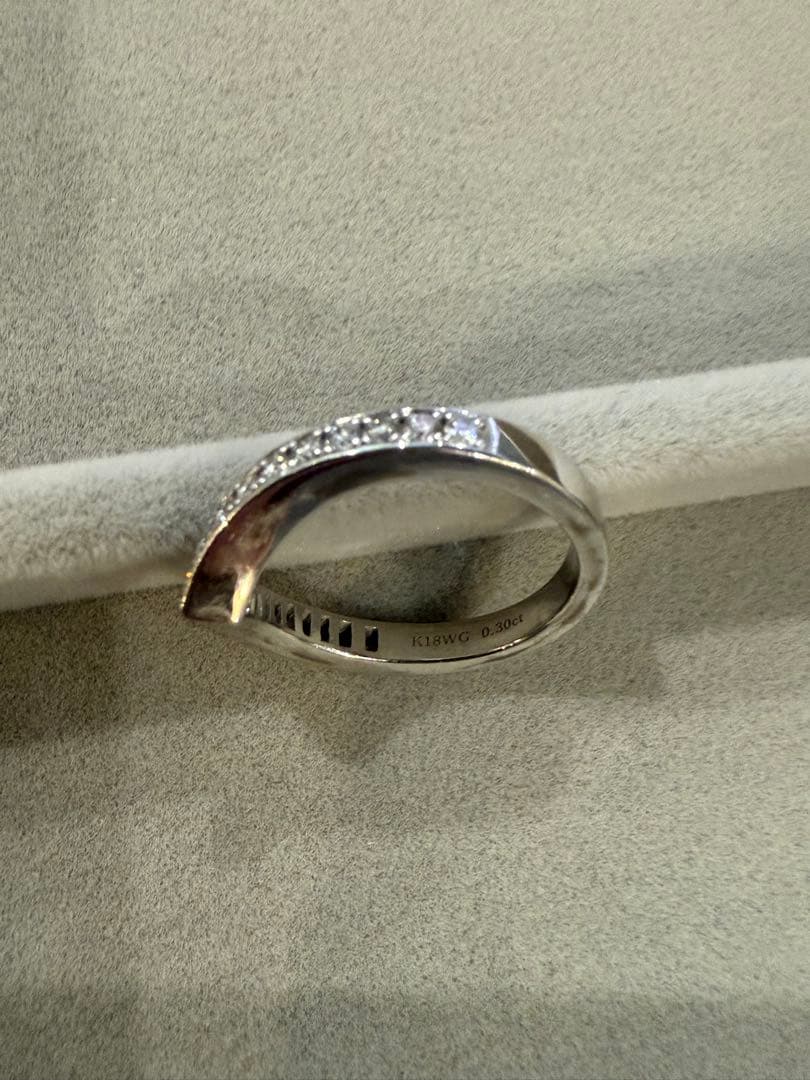 ノーブランド　K18 ホワイトゴールド　V字ダイヤリング　指輪　4g 0.3ct