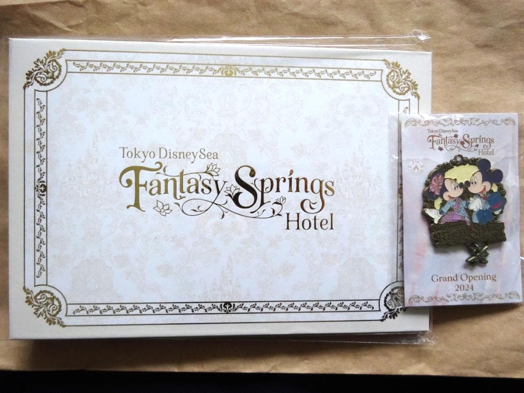 配布終了　ピンバッジ　ディズニー　アメニティ　グランドシャトー　アルバム 2026年最新】グランドシャトーピンバッチの人気アイテム - メルカリ