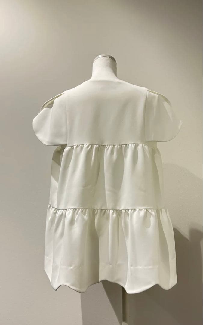 bitnabi 美人トップス ペタルスリーブ（ホワイト）