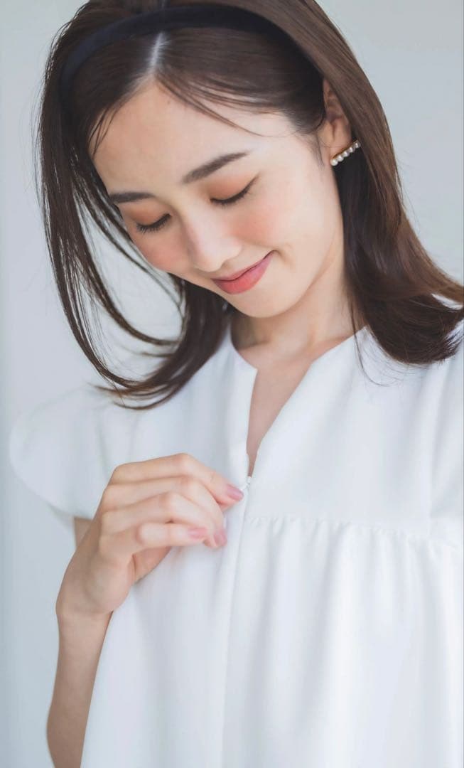 bitnabi 美人トップス ペタルスリーブ（ホワイト）