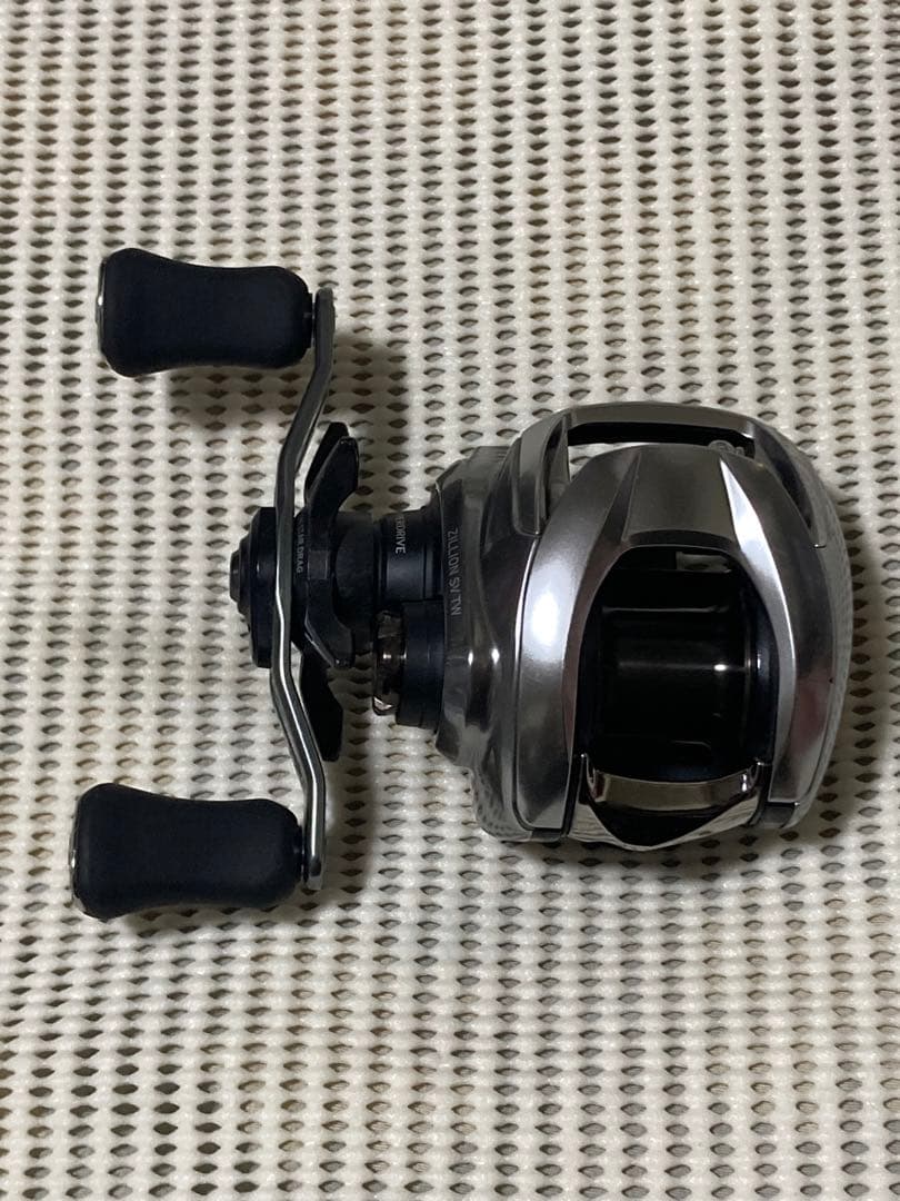 まさ様専用 ダイワ 21ジリオン SVTW 1000HL ジャンク - メルカリ