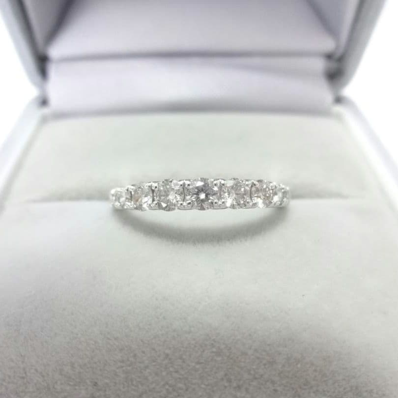 【美品】0.50ct　ダイヤモンド　ハーフエタニティ　リング　プラチナ