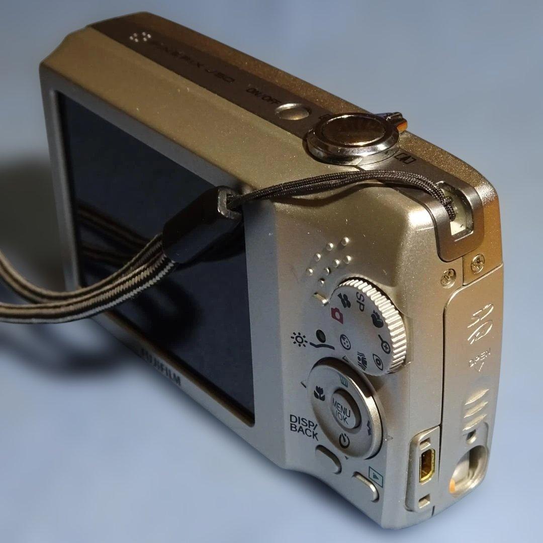 フジフイルム FinePix j50 8.2MP コンパクトデジタルカメラ