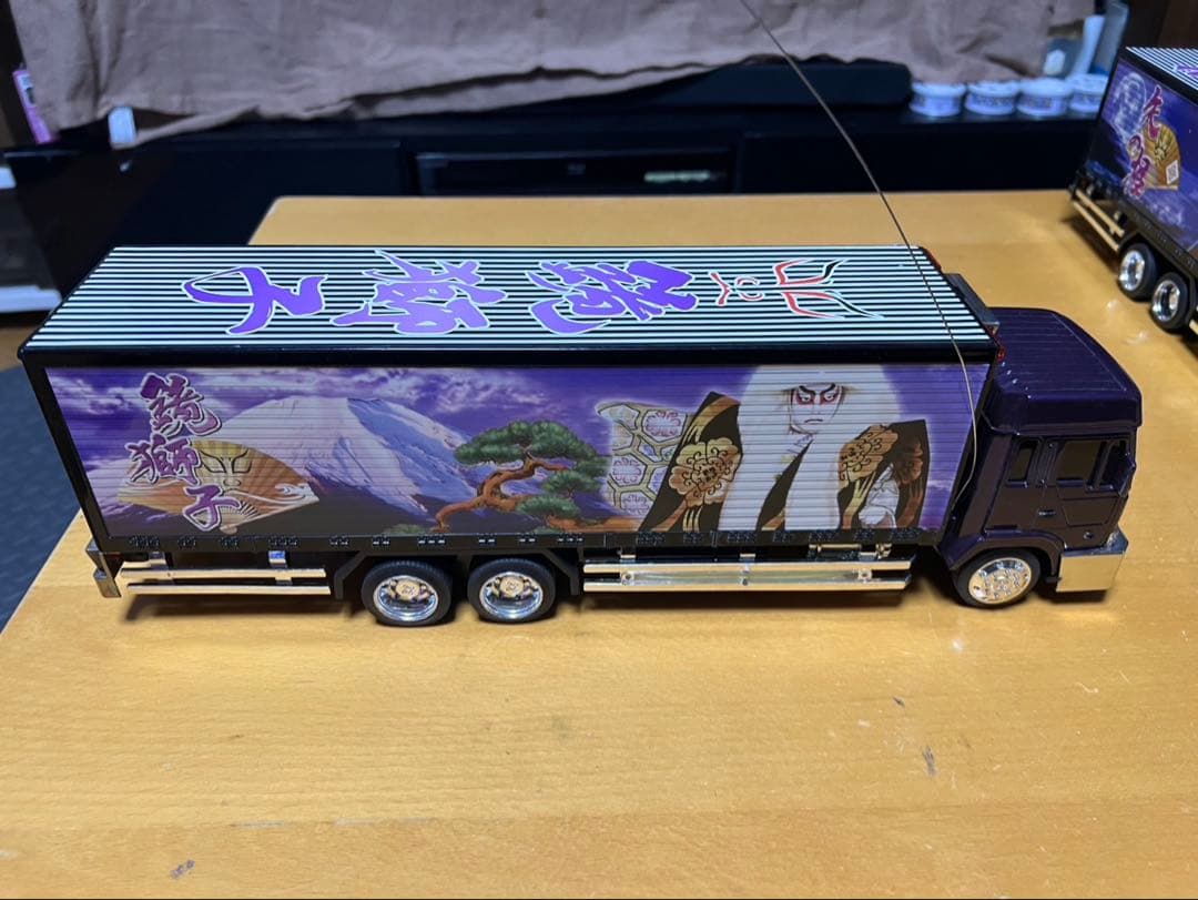 トラック型ラジコン　４台