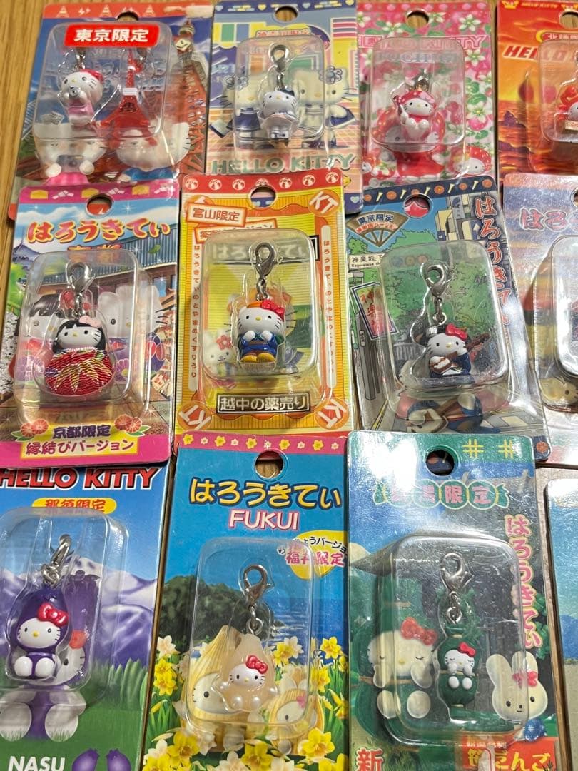 【ご当地キティ】 ファスナーマスコット＋ストラップ 計21個