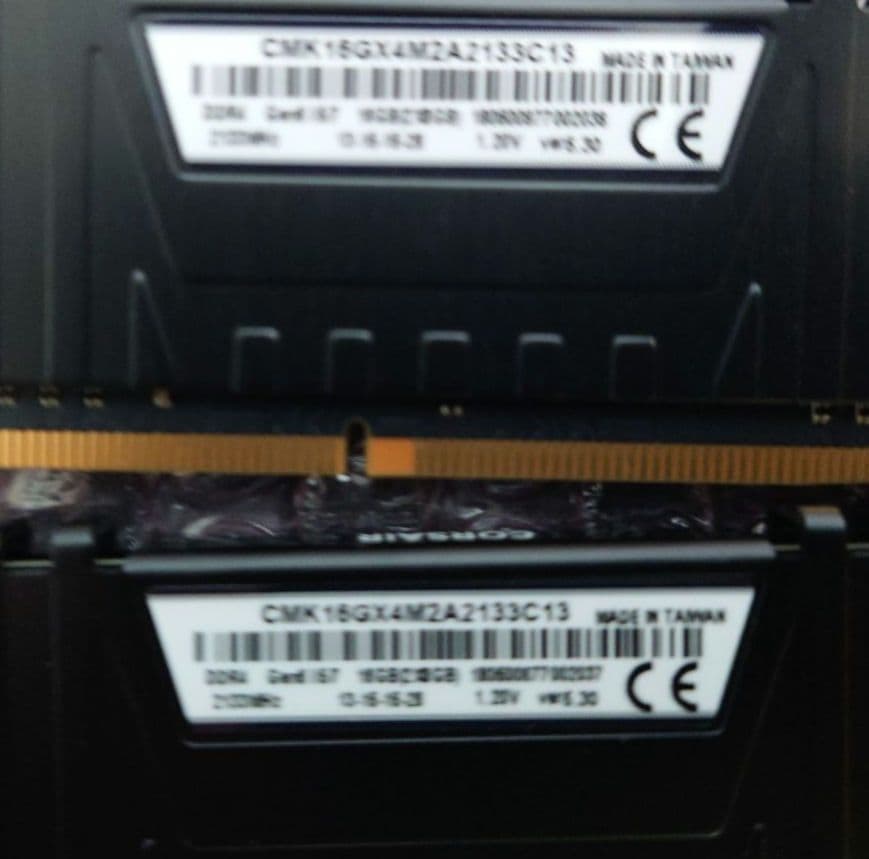 メモリ DDR4 2133 8GB 16枚 (32GBを4セット作れます)