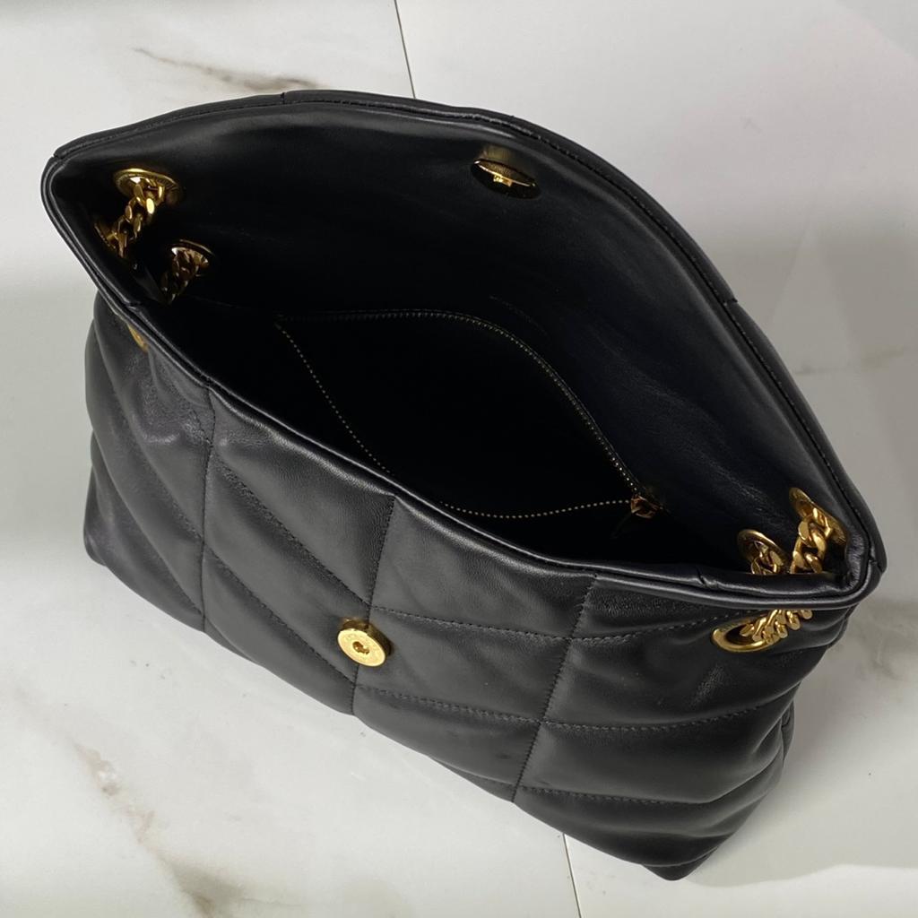 大人気！YSLブラック　肩掛け　ショルダーバッグ　レザー