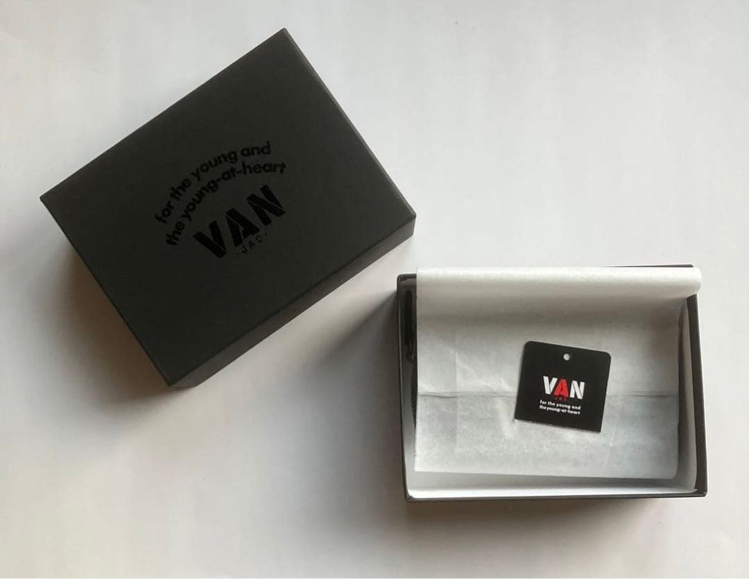 ☆VAN JAC ヴァンヂャケット 定番アーチロゴ刺繍 ミニウオレット ブラック