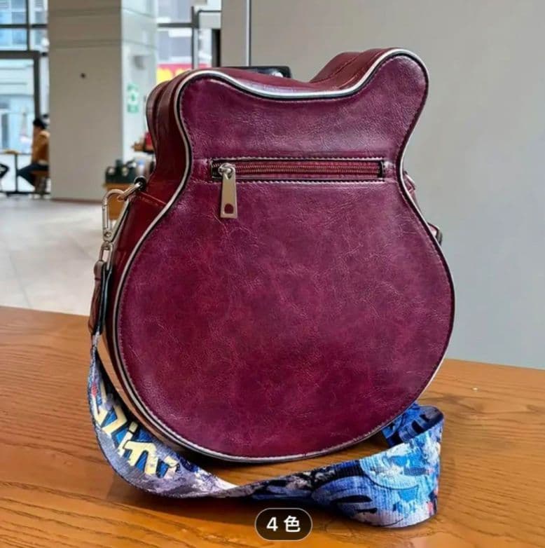 クイーン Queen ブライアンメイ レッドスペシャル型バッグ 新品未使用