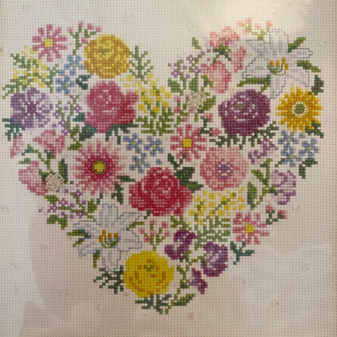 ホビーラホビーレ/クロスステッチフレーム〈ハート&フラワー〉 - メルカリ