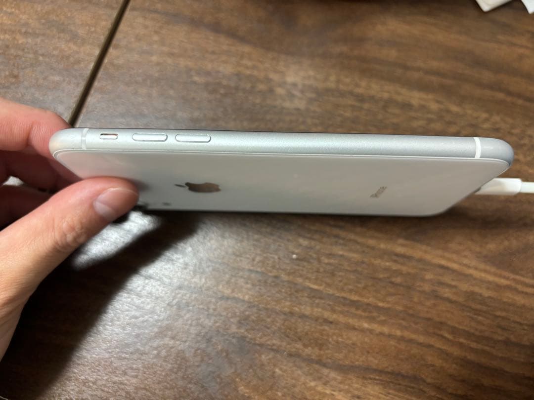 ジャンク品】Apple iPhone XR ホワイト 本体 128G - メルカリ