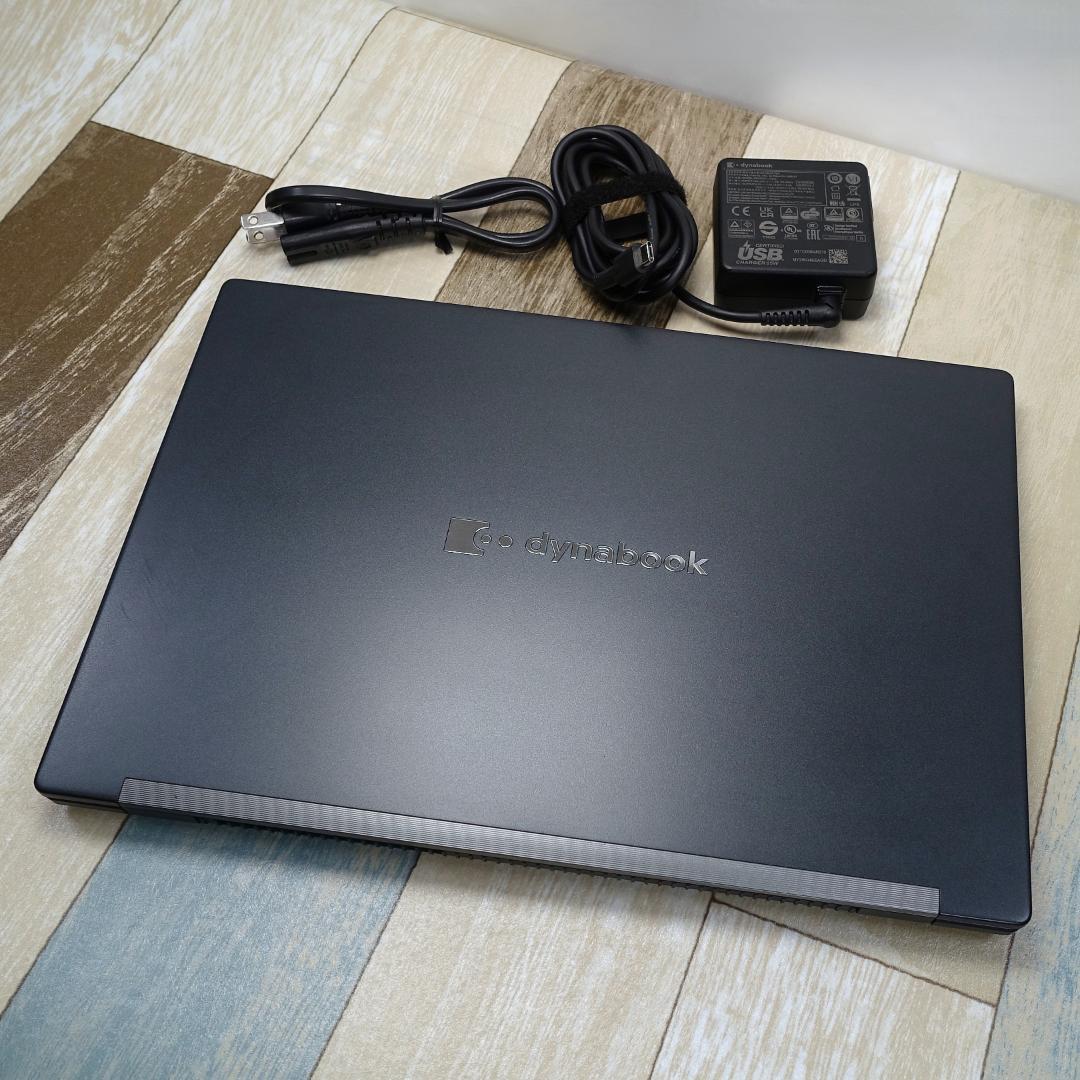 10コアCPUで最新モデルと同じデザインの超軽量バリ速モバイル✨