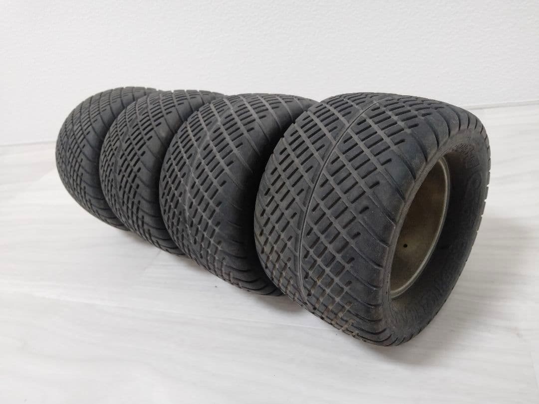 送料込中古　ラジアルオンロード　1/8 ビッグタイヤホイール1台分4本　サベージ