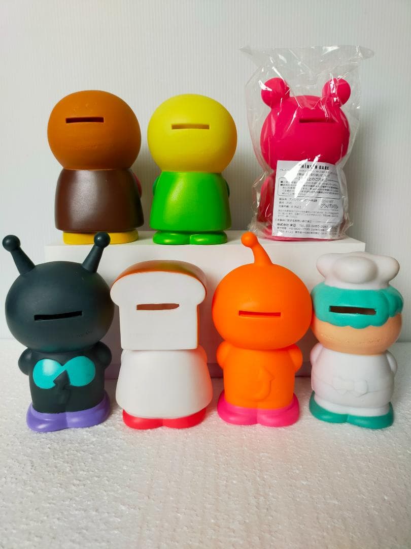 SHINKIN BANK アンパンマンキャラクター貯金箱７個