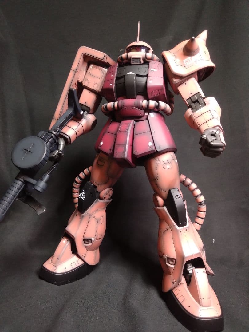 ガンプラ　メガサイズ シャアザク　MS-06S　シャア専用ザク　1/48 完成品