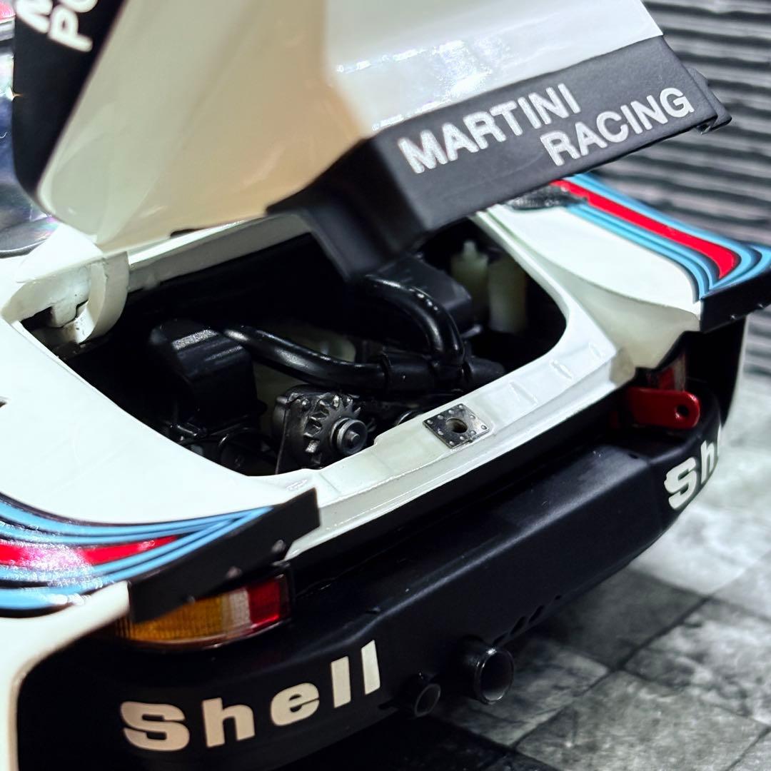 1/18 EXOTO ポルシェ 935 マルティニ レーシング 1976