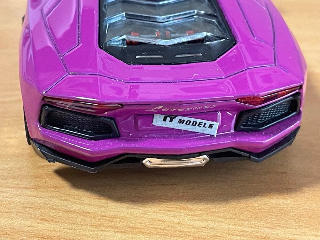 北箱　ミニカーランボルギーニ アヴェンタドール パープル