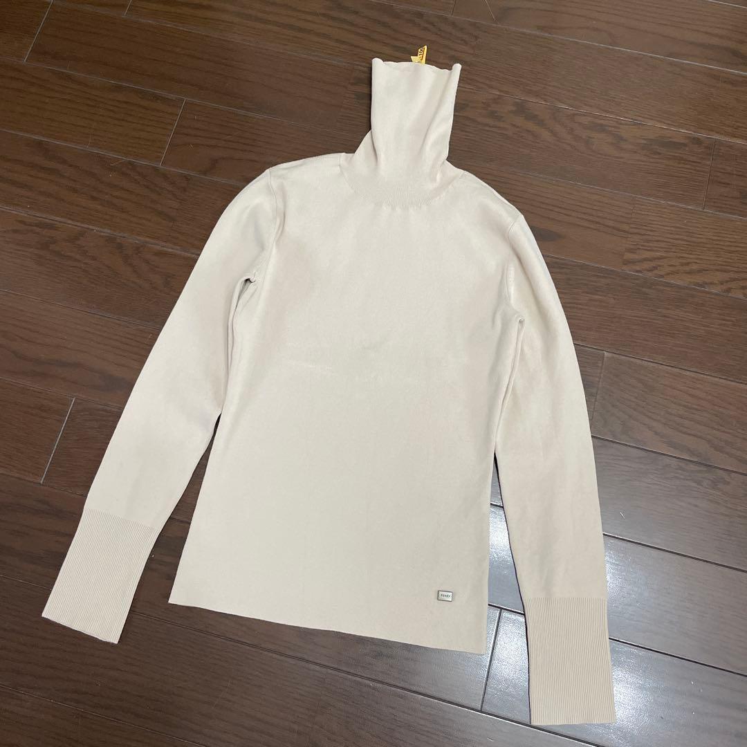 フォクシー FOXEY NEW YORKタートル ニット 美品 FOXEY NEW YORK タートルネック ニット シルク混 38 - メルカリ
