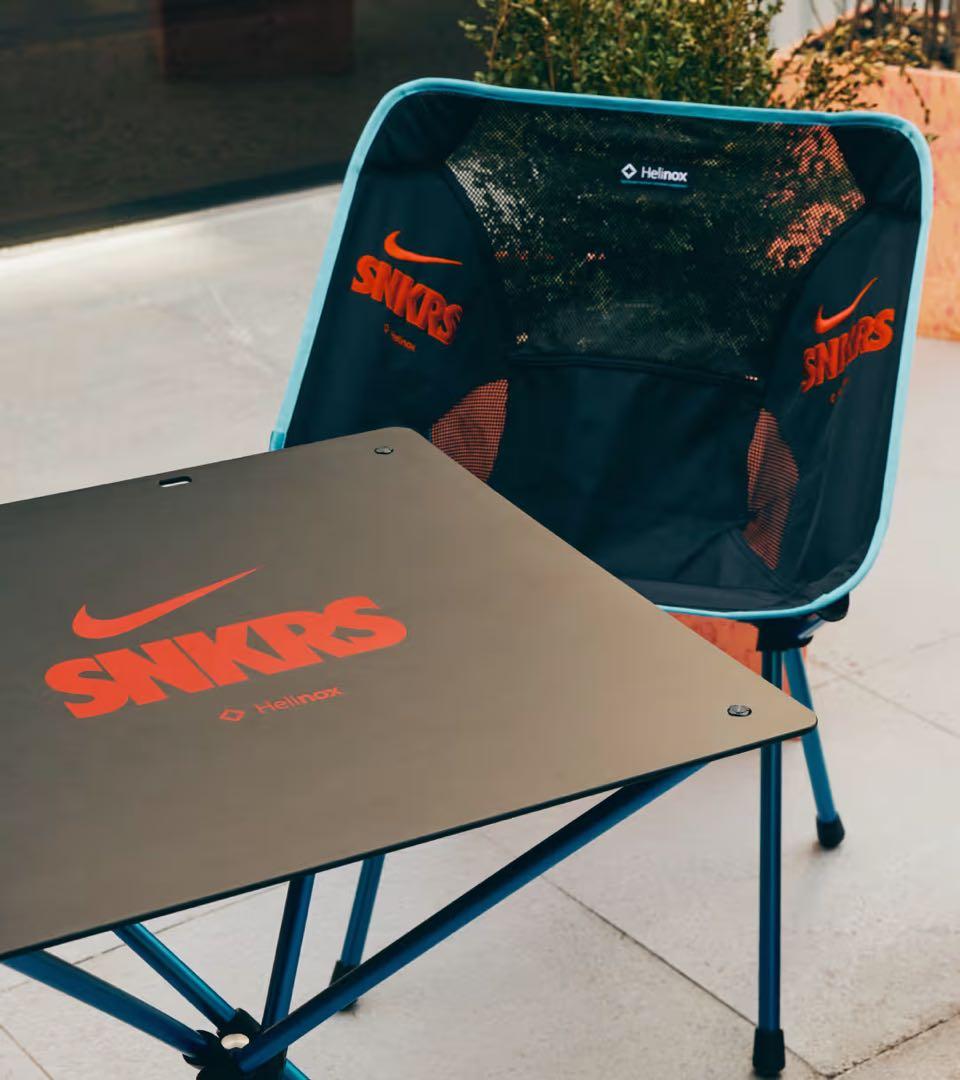 希少】SNKRS x Helinox カフェテーブル&チェアセット 入手困難 - メルカリ
