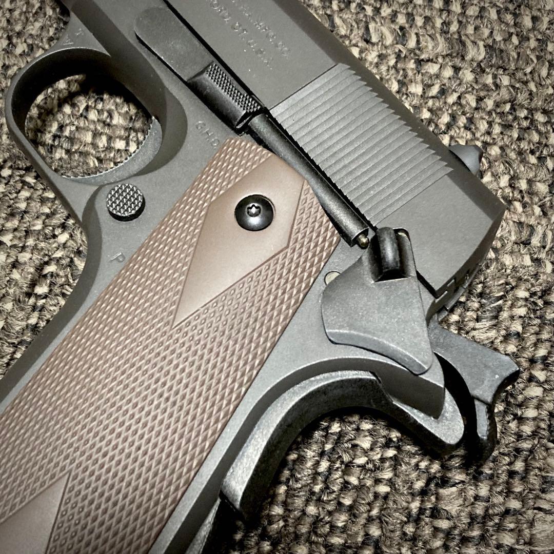 東京マルイ M1911A1 ガバメント(ガスブロ/ 18歳以上) グリップ変更