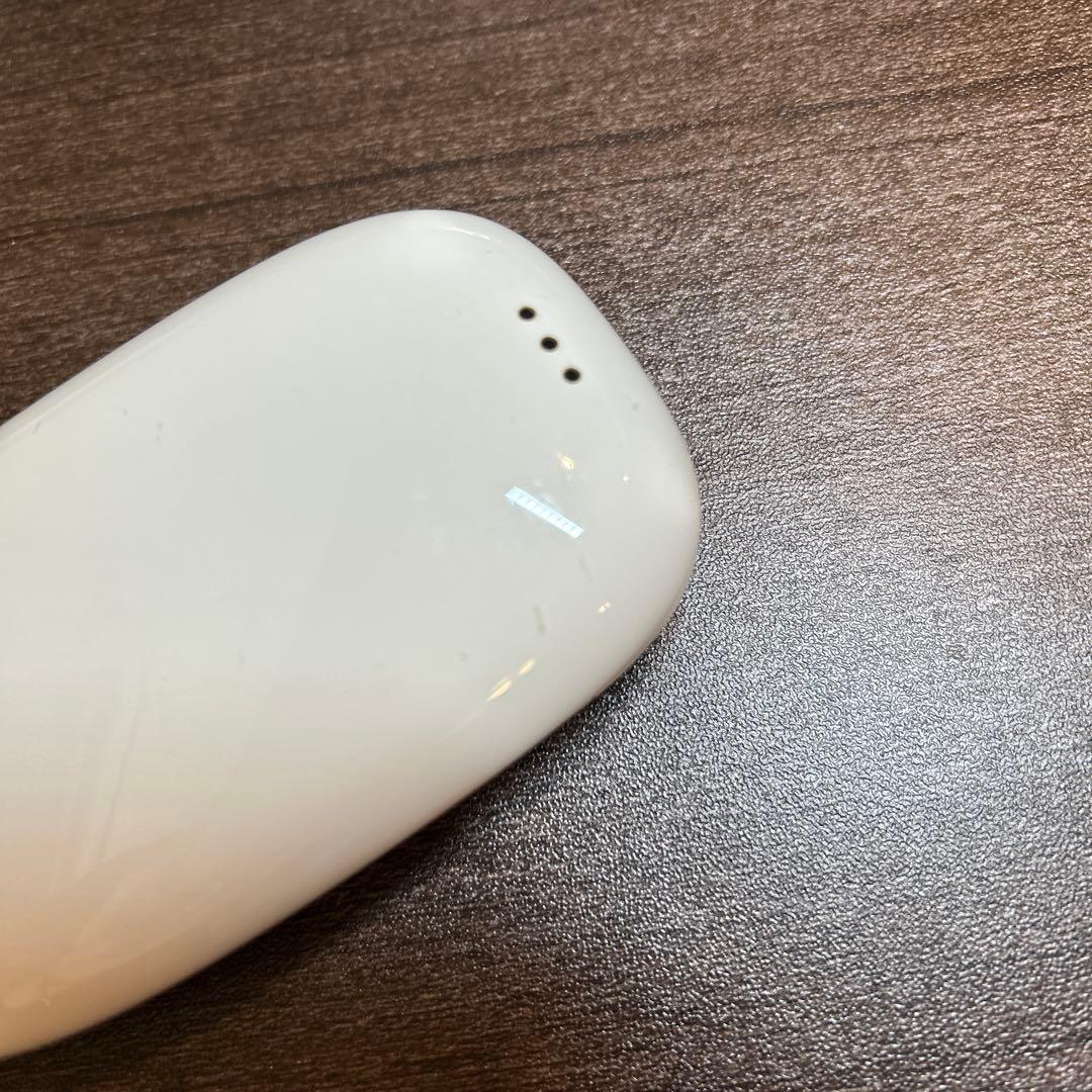 au】ガラケー penck 白 W31H サイトウマコト 箱あり - メルカリ