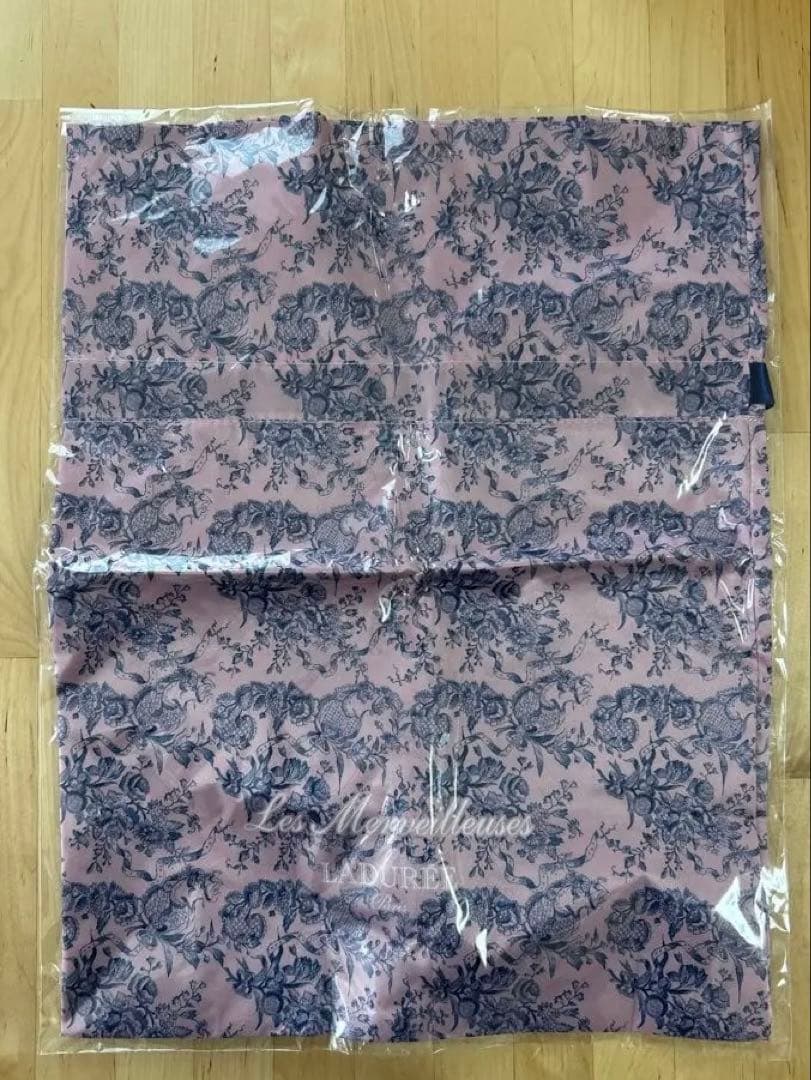 《限定品／新品／未使用》レ・メルヴェイユーズラデュレ チーク、ポット