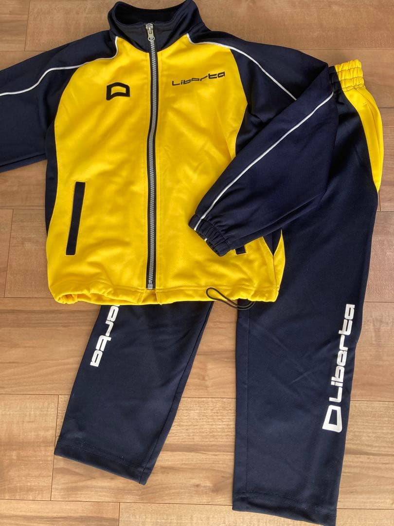 リベルタサッカースクール ジャージ 130上下セット - メルカリ