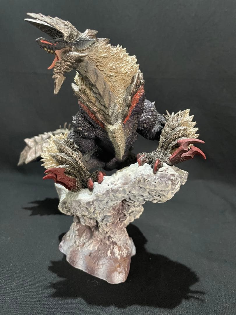 フィギュアビルダー　クリエイターズモデル　獄狼竜ジンオウガ（亜種）