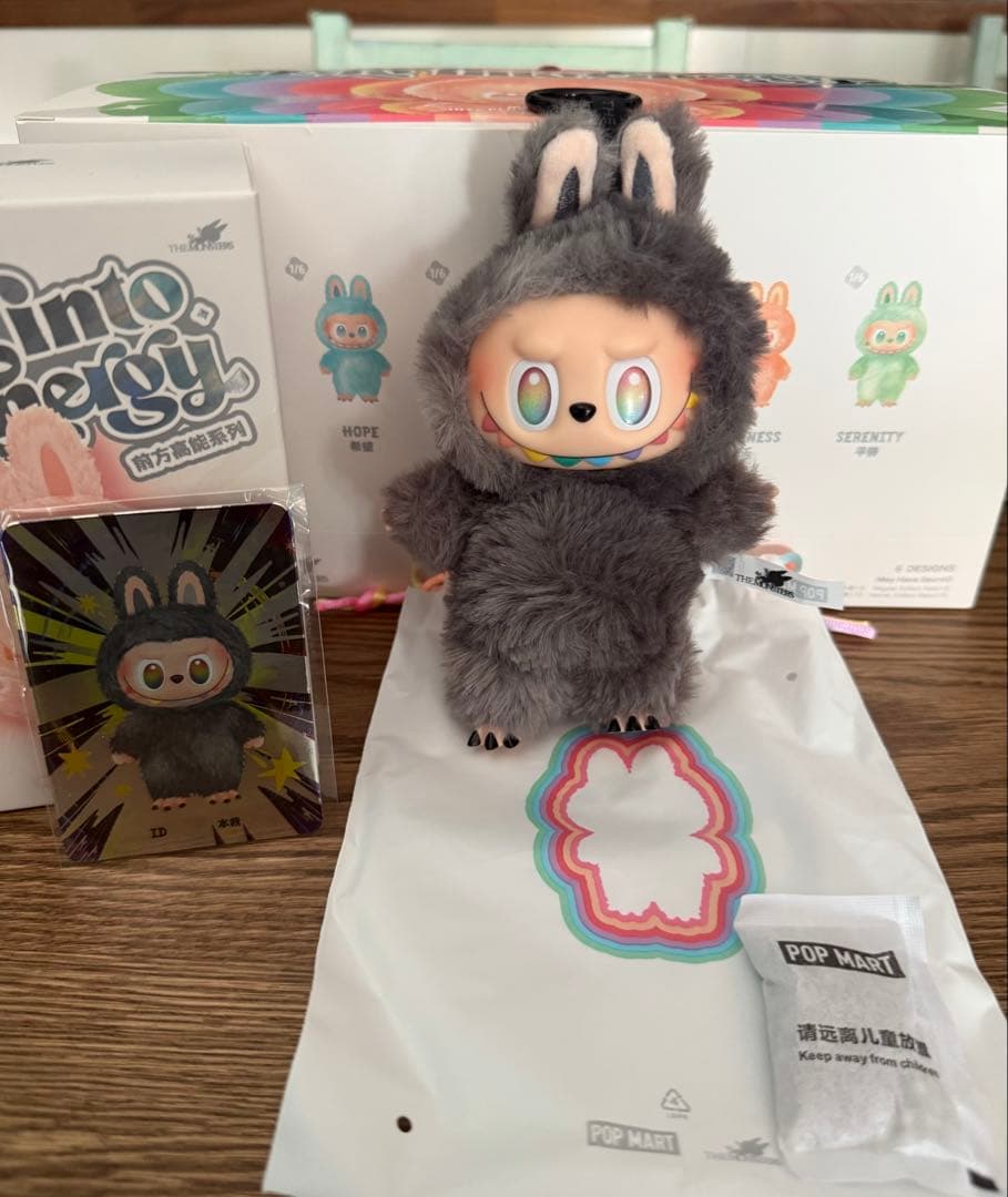 POPMART正規品 】ラブブ シークレットlububu ID本我 - メルカリ